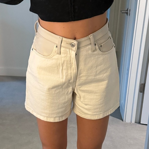 Abercrombie & Fitch Pants - Women's Abercrombie Dad Short High Rise